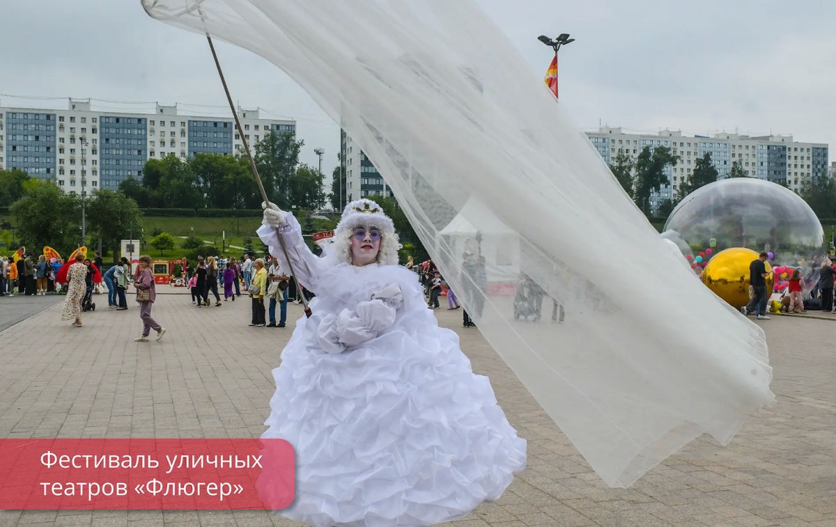 Эдуард Соснин: Площадь у Театра-Театра на все выходные превратилась в сцену Эдуард Соснин: Площадь у Театра-Театра на все выходные превратилась в сцену