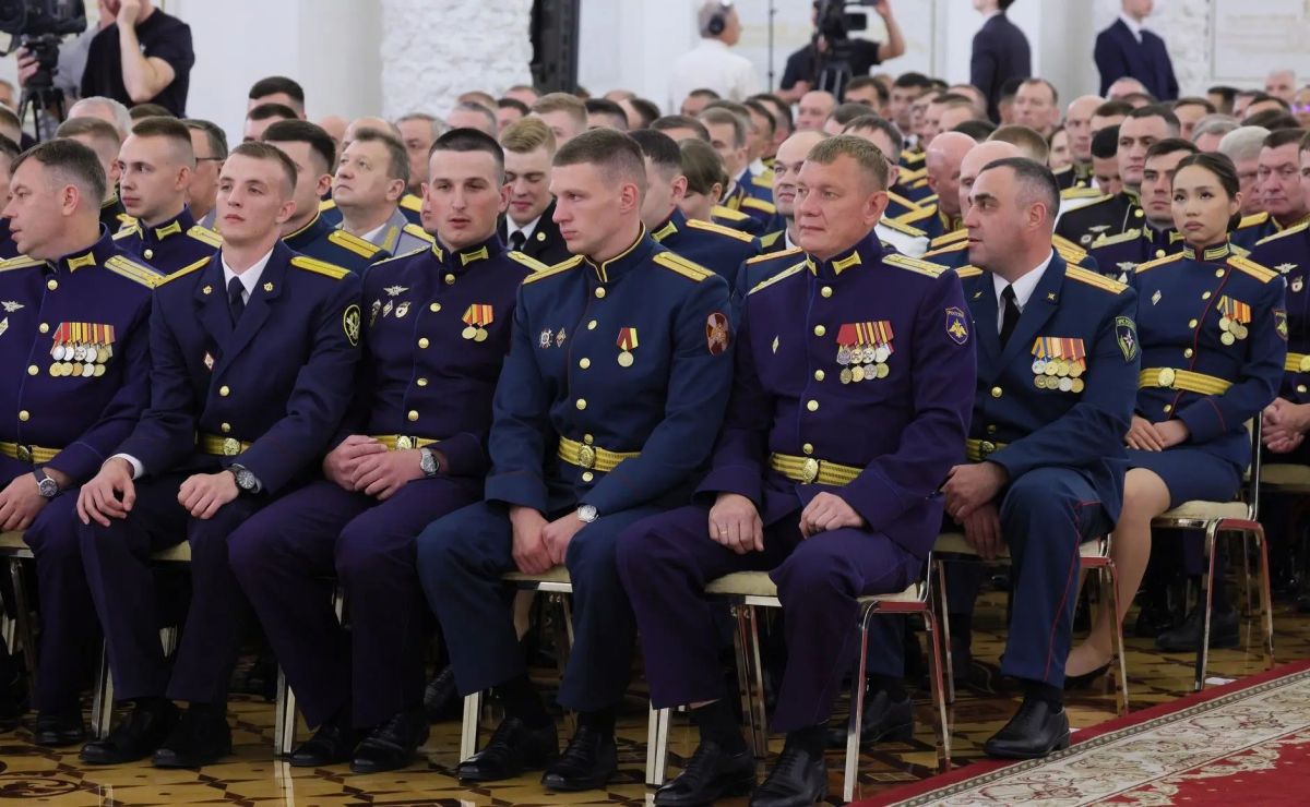 Выпускники вузов ФСИН России приняли участие во встрече с Президентом Российской Федерации Выпускники вузов ФСИН России приняли участие во встрече с Президентом Российской Федерации