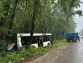 Рейсовый автобус улетел в кювет в Пермском крае — пострадали пассажиры транспорта, сообщили в региональной прокуратуре