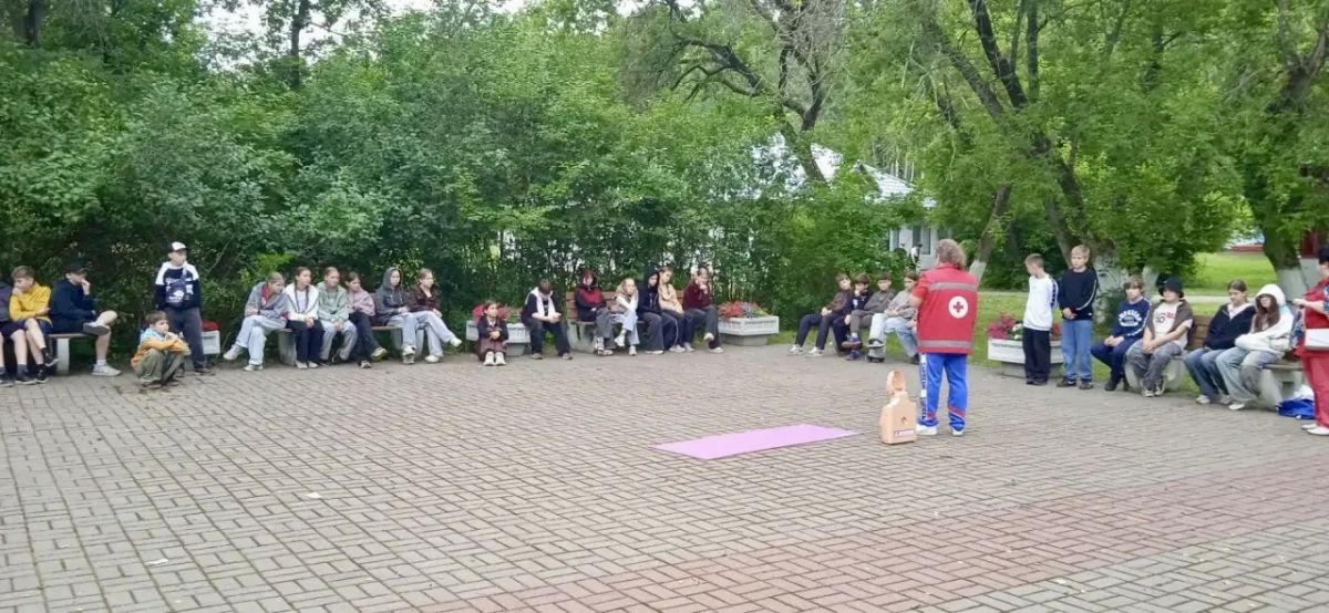 «Поезд безопасности» продолжает путешествие по детским лагерям Прикамья