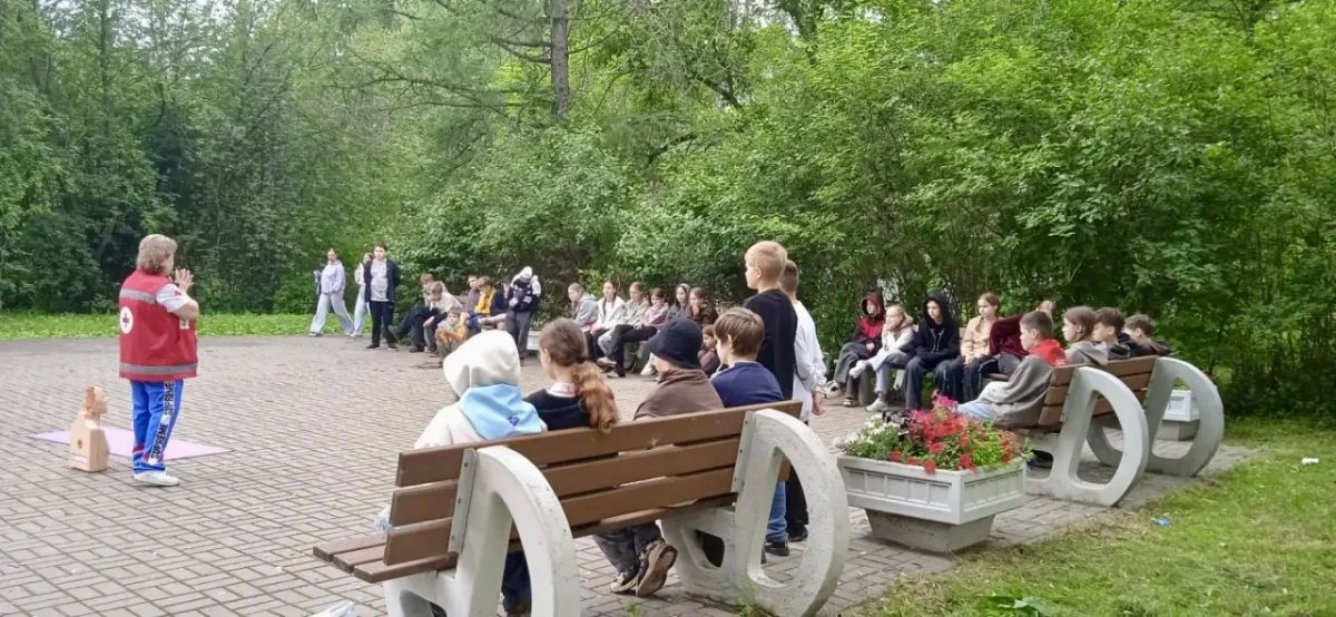 «Поезд безопасности» продолжает путешествие по детским лагерям Прикамья «Поезд безопасности» продолжает путешествие по детским лагерям Прикамья