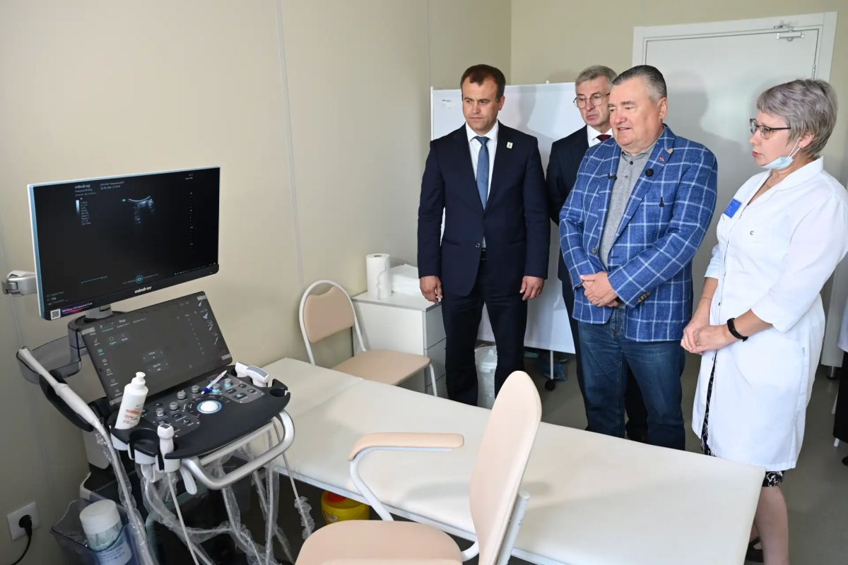 Валерий Сухих оценил работу новой поликлиники в Осе Валерий Сухих оценил работу новой поликлиники в Осе