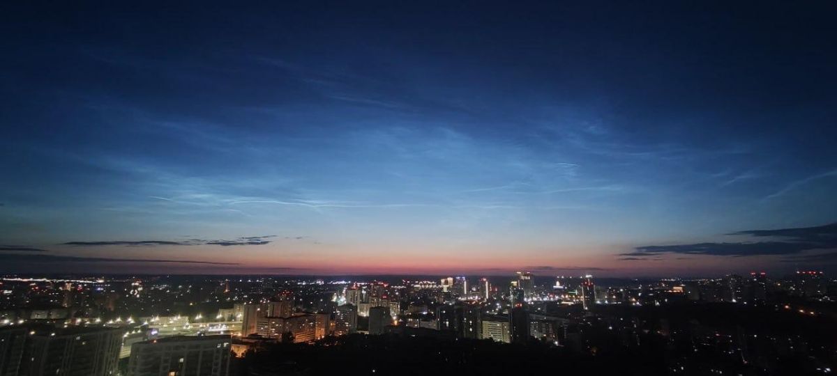 Серебристые облака заметили над Пермью прошлой ночью Серебристые облака заметили над Пермью прошлой ночью