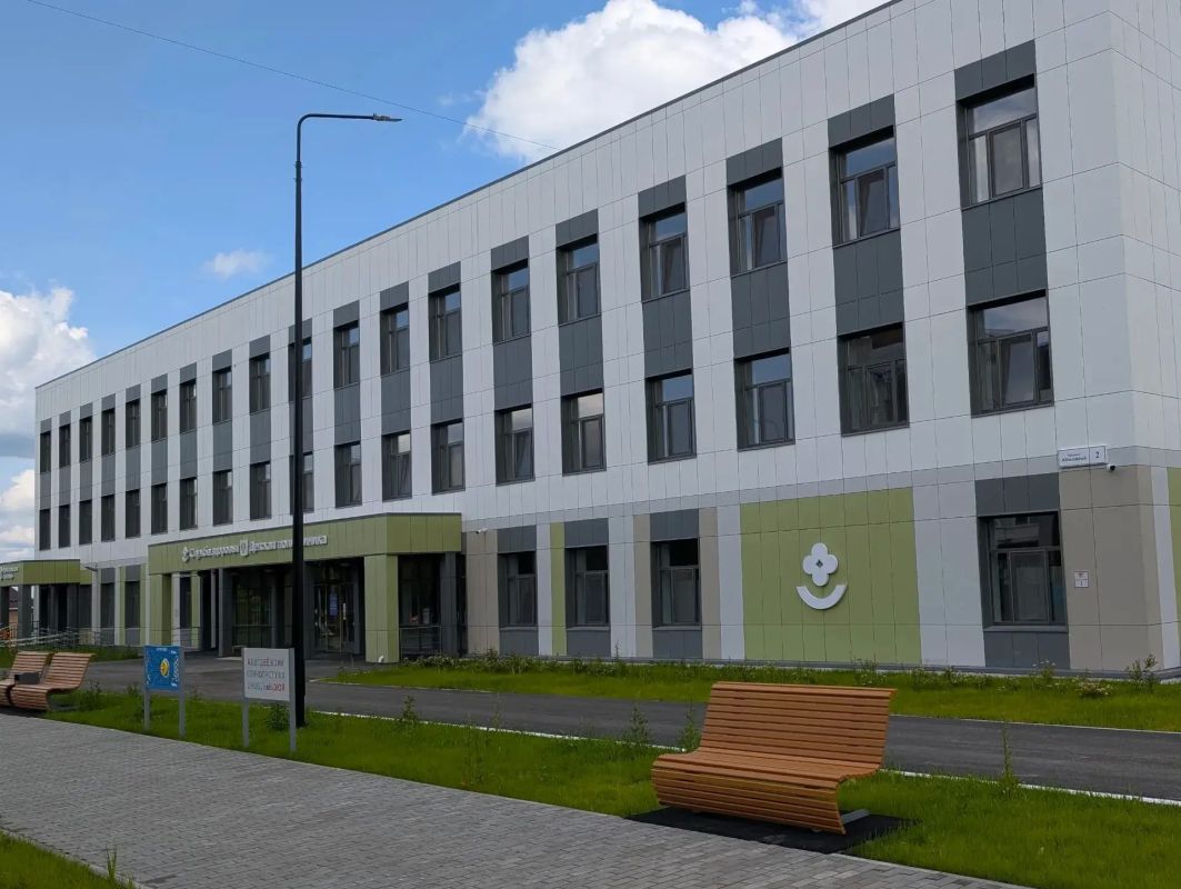Новую детскую поликлинику ввели в эксплуатацию в Соликамске Новую детскую поликлинику ввели в эксплуатацию в Соликамске