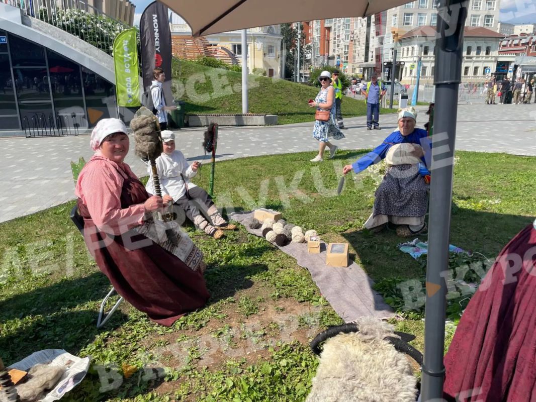 Если вы остались в городе, не поехали на «Крылья Пармы» или дачу, то есть возможность прикоснуться к истории и культуре! Если вы остались в городе, не поехали на «Крылья Пармы» или дачу, то есть возможность прикоснуться к истории и культуре!