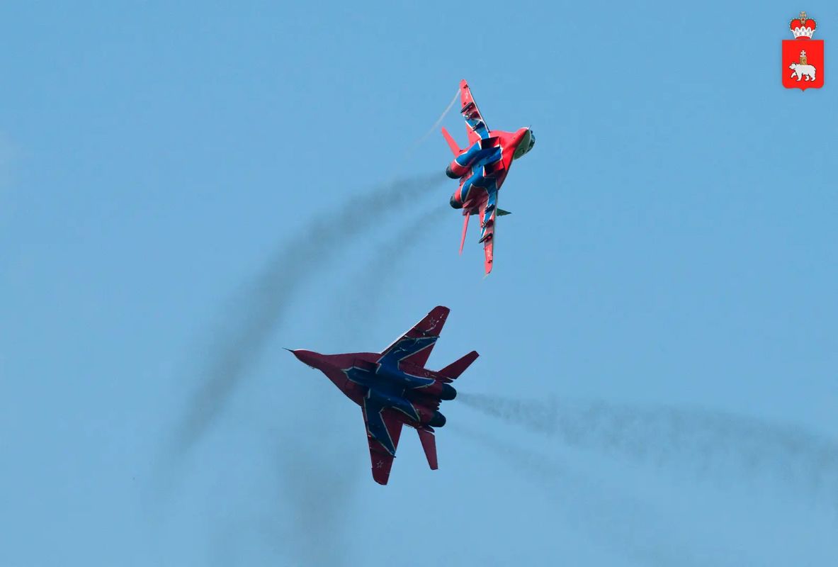 Высший пилотаж и тысячи зрителей Высший пилотаж и тысячи зрителей