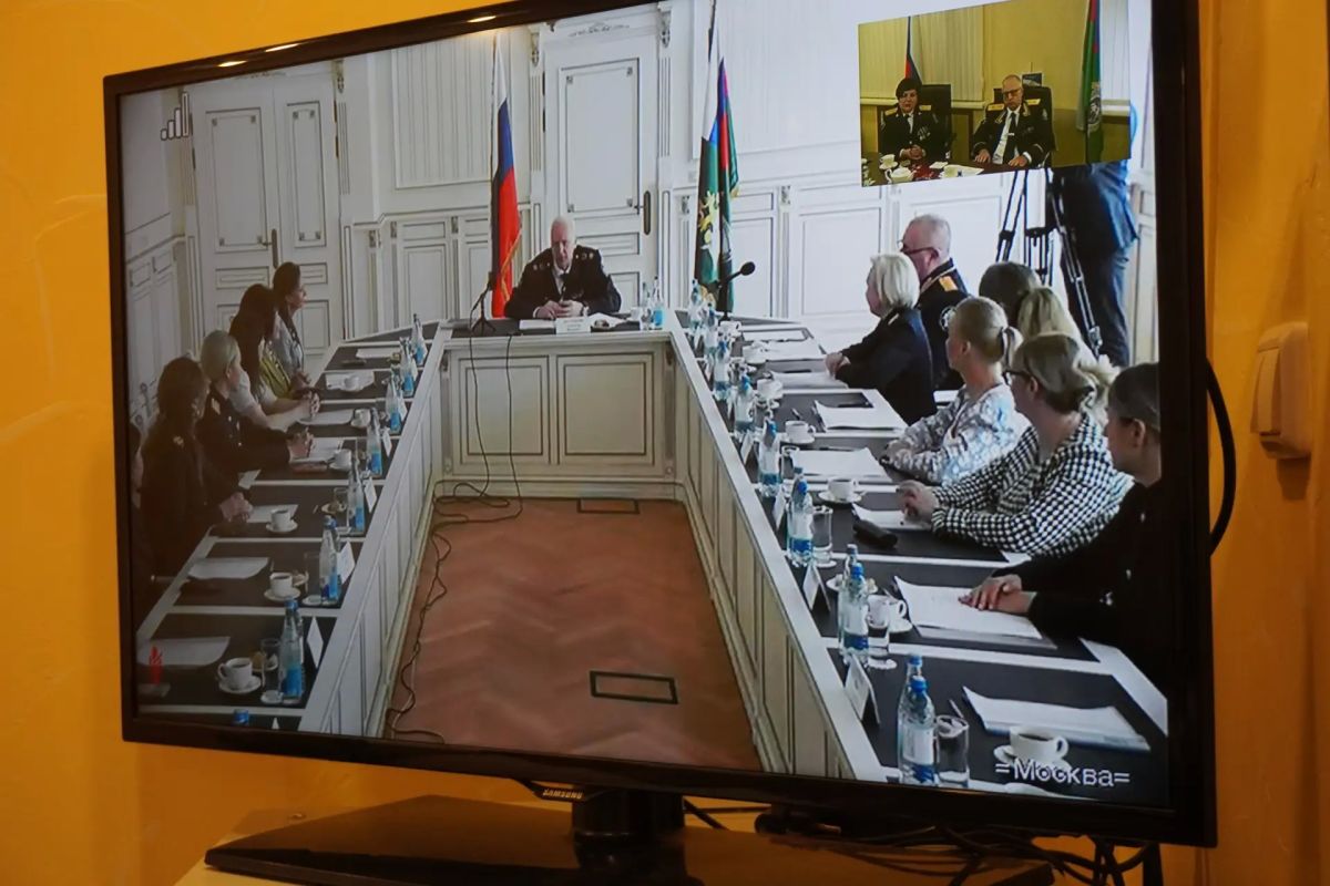 Офицеры регионального СК России приняли участие в торжественном мероприятии, приуроченном ко Дню семьи, любви и верности Офицеры регионального СК России приняли участие в торжественном мероприятии, приуроченном ко Дню семьи, любви и верности