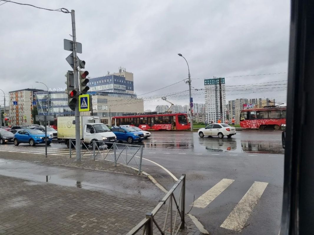 В Перми столкнулись автобус и трамвай, два пассажира получили травмы