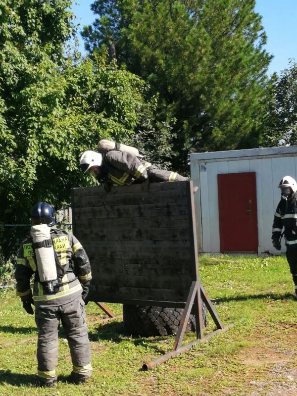Сохраняя память о герое, продолжая его дело Сохраняя память о герое, продолжая его дело