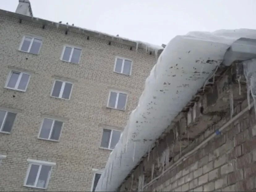 В Кунгуре за смерть пенсионерки в результате схода снега с крыши осужден работник управляющей компании