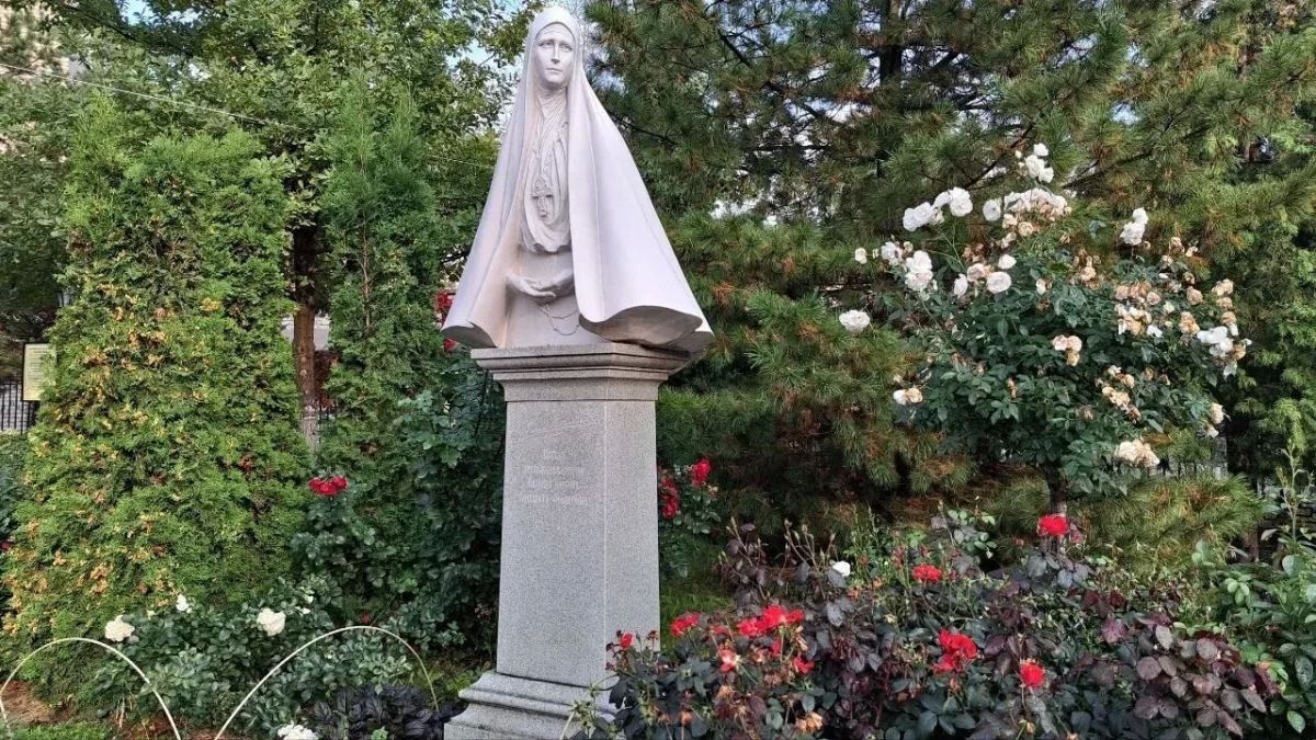 В самом центре Перми, за шумными улицами, находится Успенский женский монастырь В самом центре Перми, за шумными улицами, находится Успенский женский монастырь