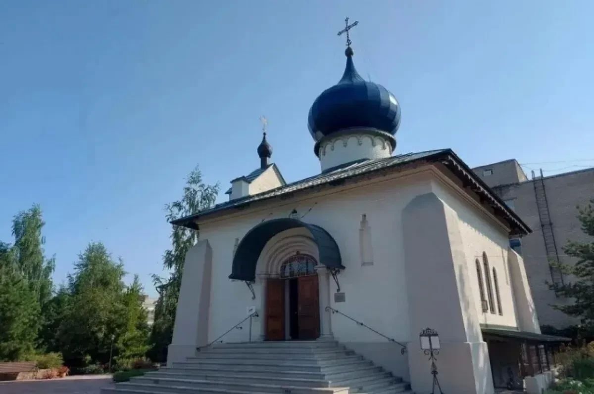В самом центре Перми, за шумными улицами, находится Успенский женский монастырь В самом центре Перми, за шумными улицами, находится Успенский женский монастырь