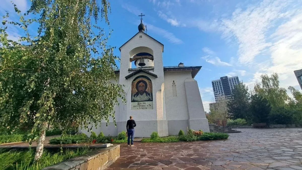 В самом центре Перми, за шумными улицами, находится Успенский женский монастырь В самом центре Перми, за шумными улицами, находится Успенский женский монастырь