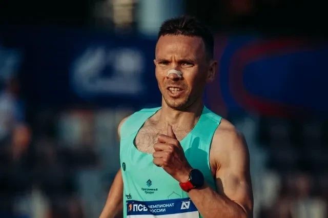 «Столько побед — это космос!» Бегун Никитин в 36-й раз стал чемпионом России