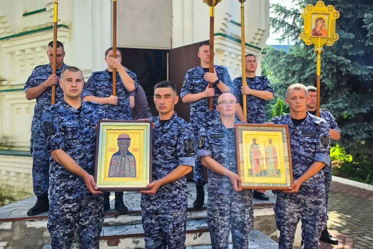 В год 10-летия ведомства и 215-летия войск правопорядка в Приволжье росгвардейцы приняли участие в праздновании Дня Крещения Руси и памяти равноапостольного князя Владимира Во всех региональных управлениях, соединениях и... В год 10-летия ведомства и 215-летия войск правопорядка в Приволжье росгвардейцы приняли участие в праздновании Дня Крещения Руси и памяти равноапостольного князя Владимира Во всех региональных управлениях, соединениях и...