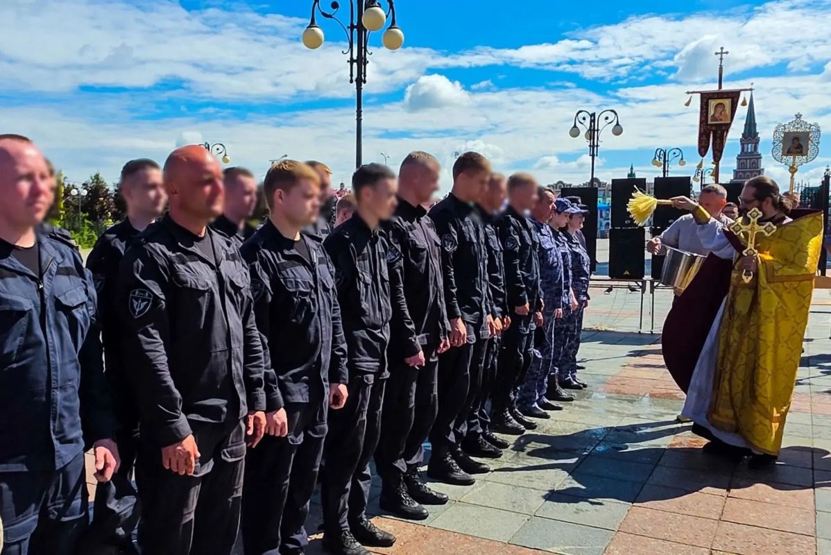 В год 10-летия ведомства и 215-летия войск правопорядка в Приволжье росгвардейцы приняли участие в праздновании Дня Крещения Руси и памяти равноапостольного князя Владимира Во всех региональных управлениях, соединениях и... В год 10-летия ведомства и 215-летия войск правопорядка в Приволжье росгвардейцы приняли участие в праздновании Дня Крещения Руси и памяти равноапостольного князя Владимира Во всех региональных управлениях, соединениях и...