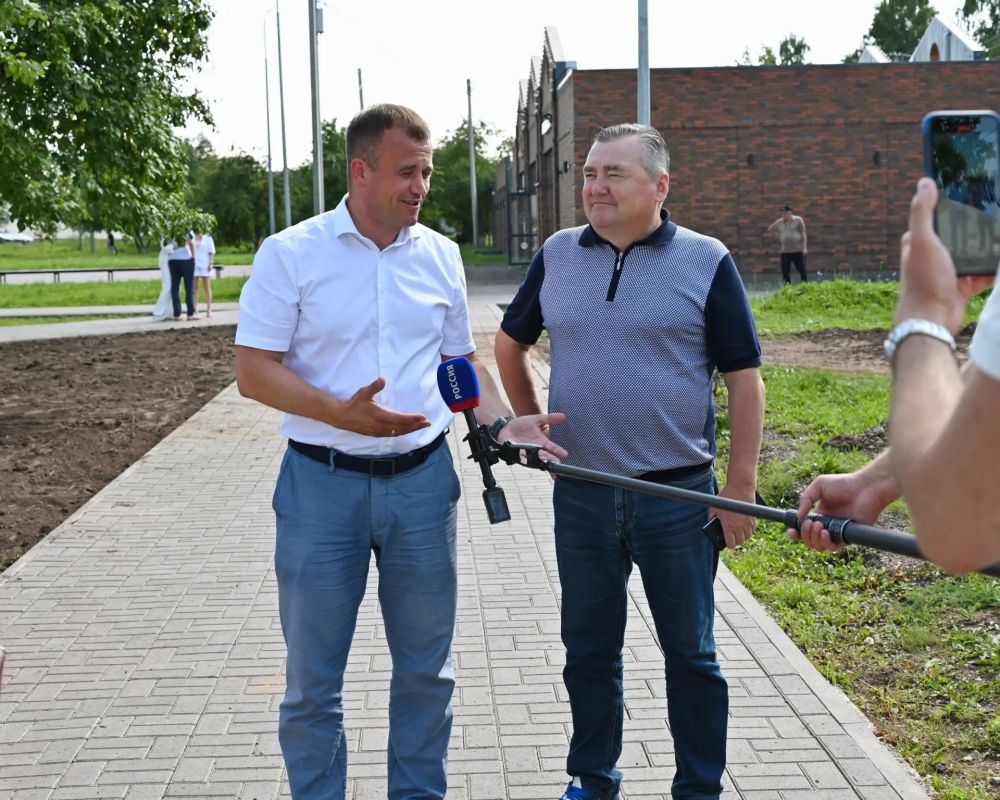 Валерий Сухих оценил ход благоустройства Ярмарочной площади в Осе Валерий Сухих оценил ход благоустройства Ярмарочной площади в Осе