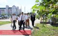Эдуард Соснин: Очередную пешую инспекцию посвятили состоянию фасадов, вывесок, входных групп и размещению нестационарных торговых объектов на части гостевого маршрута на улицах Космонавта Леонова и Архитектора Свиязева