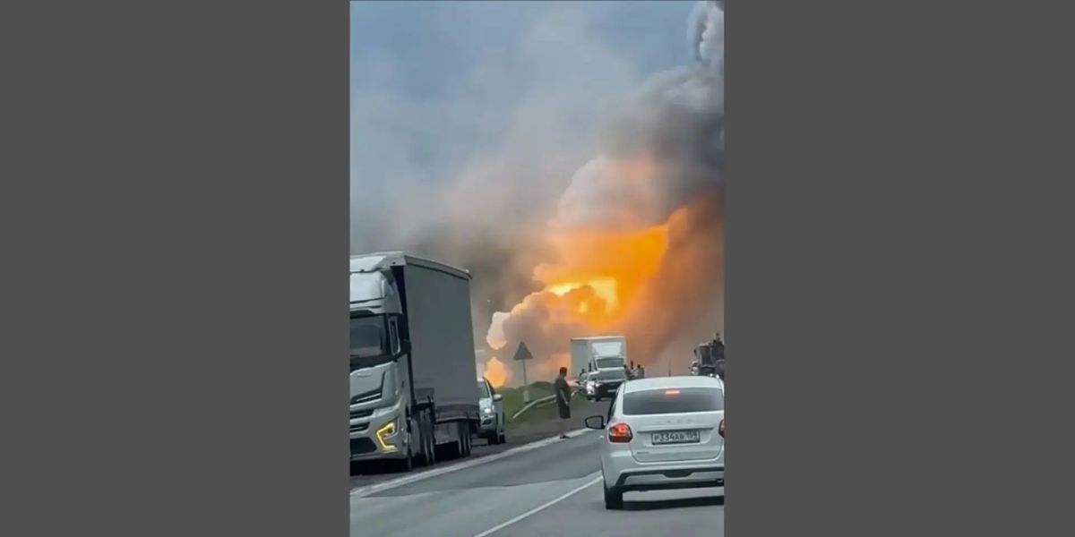 На трассе в Пермском крае загорелась фура