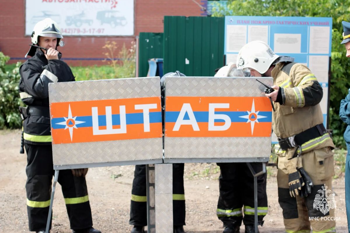 В здании администрации Оханского муниципального округа прошли пожарно-тактические учения В здании администрации Оханского муниципального округа прошли пожарно-тактические учения