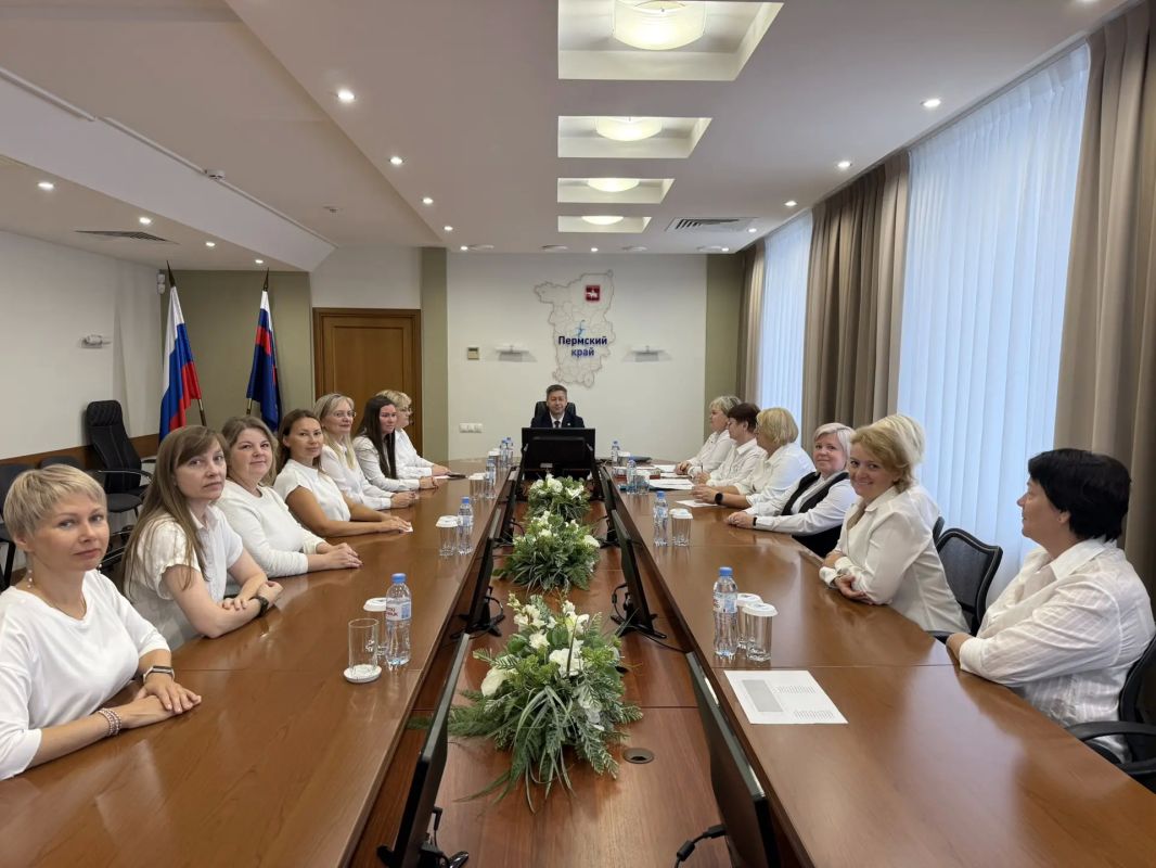 13 августа 2026 года руководитель УФК по Пермскому краю Оловянников Д.А. провел рабочую встречу с сотрудниками Отдела централизованной бухгалтерии