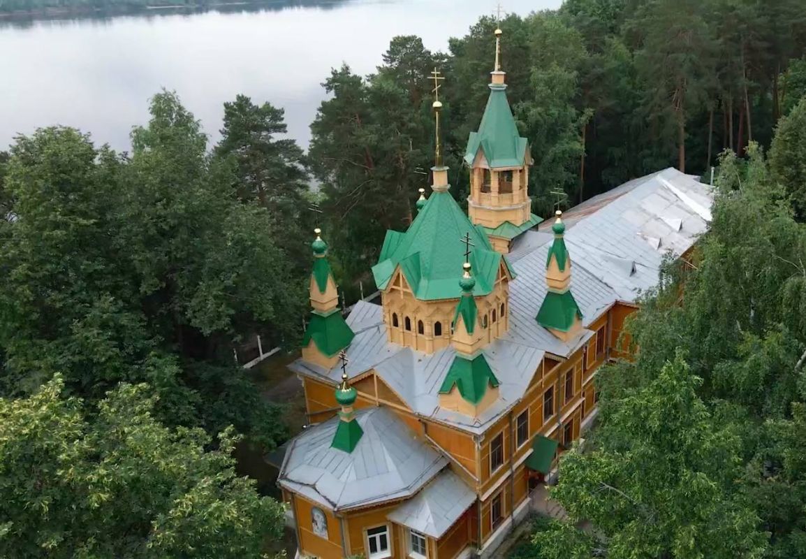 Школа писателя Алексея Иванова и локации из фильма «Географ глобус пропил»: вышел фильм о литературных местах Нижней Курьи Школа писателя Алексея Иванова и локации из фильма «Географ глобус пропил»: вышел фильм о литературных местах Нижней Курьи