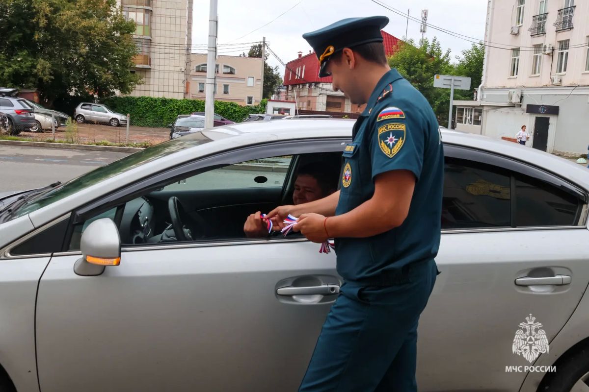 Под флагом Единым. С 20 по 21 августа 2026 года проходит Всероссийская акция «Цвета Родины», приуроченная ко Дню Государственного флага Российской Федерации Под флагом Единым. С 20 по 21 августа 2026 года проходит Всероссийская акция «Цвета Родины», приуроченная ко Дню Государственного флага Российской Федерации