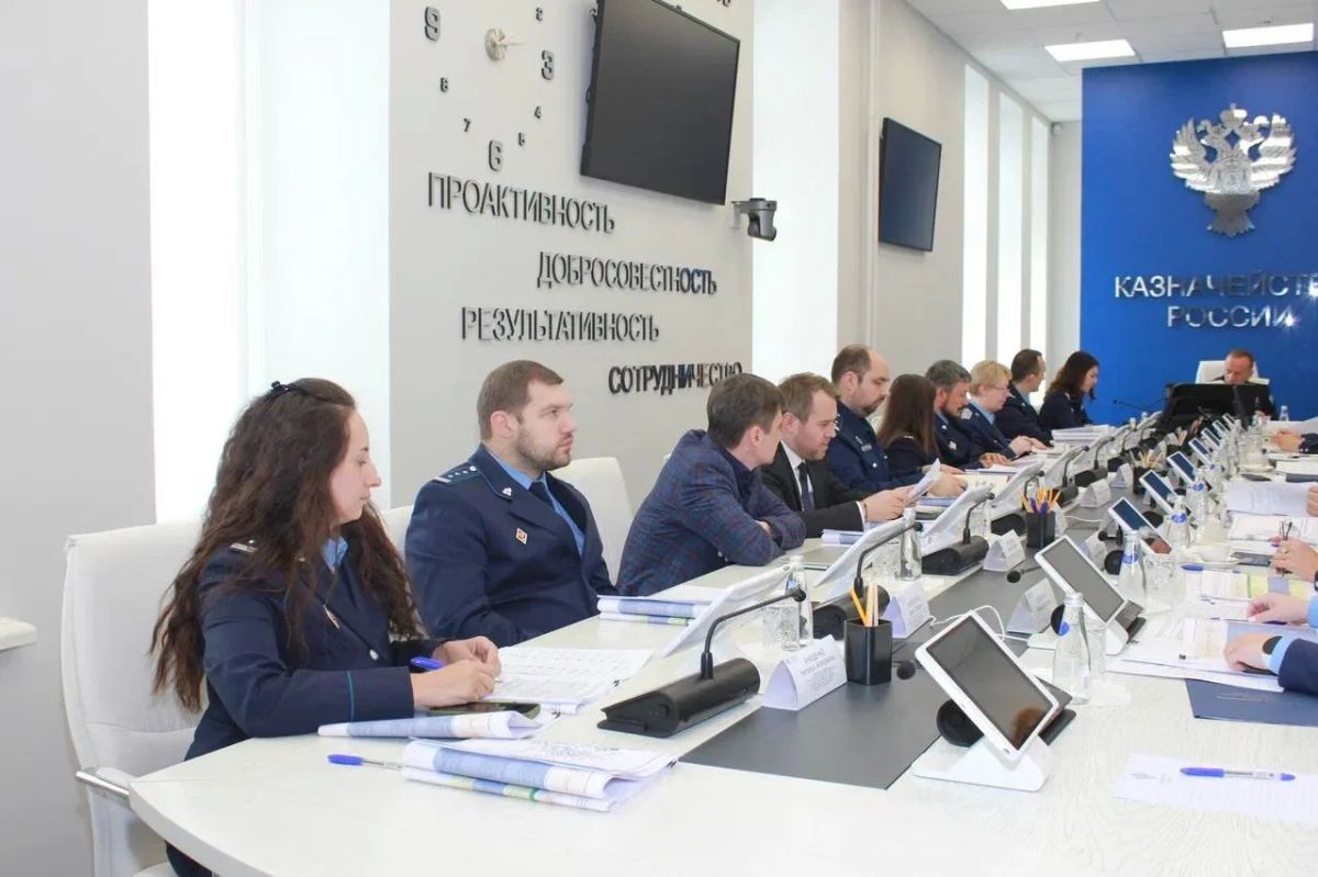 Первый заместитель руководителя Казначейства России Эли Исаев провел совещание с начальниками управлений контрольного блока Федерального казначейства и руководством ФКУ «ЦОКР» по рассмотрению уточненного проекта Плана... Первый заместитель руководителя Казначейства России Эли Исаев провел совещание с начальниками управлений контрольного блока Федерального казначейства и руководством ФКУ «ЦОКР» по рассмотрению уточненного проекта Плана...