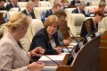 Валерий Сухих вручил Почетные знаки Ольге Антипиной и Марии Геворгян