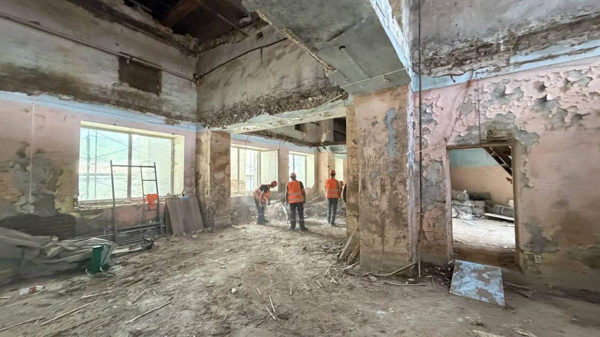 Реконструкцию Гостиного двора начали в Кунгуре Реконструкцию Гостиного двора начали в Кунгуре