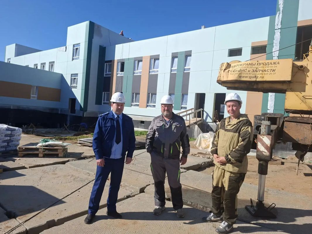 Органы прокуратуры Пермского края осуществляют надзорное сопровождение строительства объектов образовательной инфраструктуры — это одно из приоритетных направлений работы ведомства, направленное на защиту прав детей на... Органы прокуратуры Пермского края осуществляют надзорное сопровождение строительства объектов образовательной инфраструктуры — это одно из приоритетных направлений работы ведомства, направленное на защиту прав детей на...