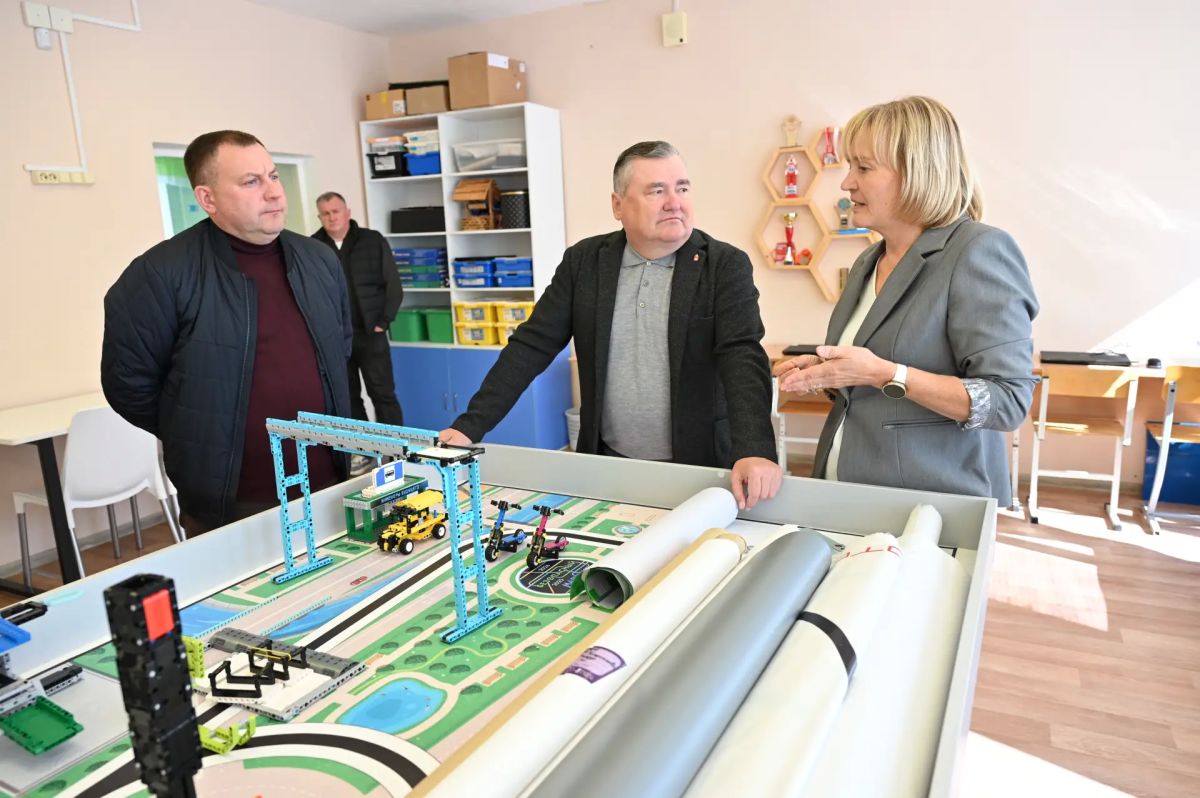 Валерий Сухих оценил готовность сельских школ Чайковского округа к учебному году Валерий Сухих оценил готовность сельских школ Чайковского округа к учебному году