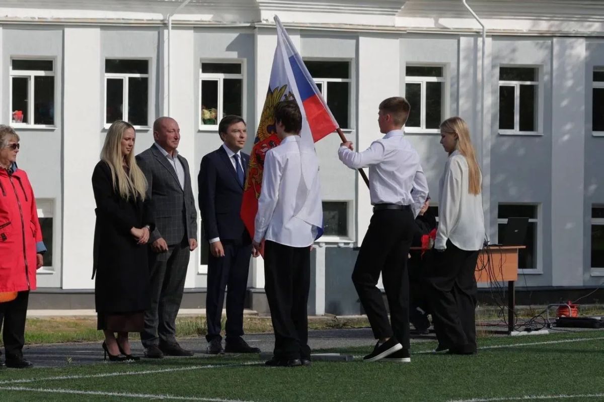 В Прикамье прошли праздничные линейки, посвященные Дню знаний! В Прикамье прошли праздничные линейки, посвященные Дню знаний!