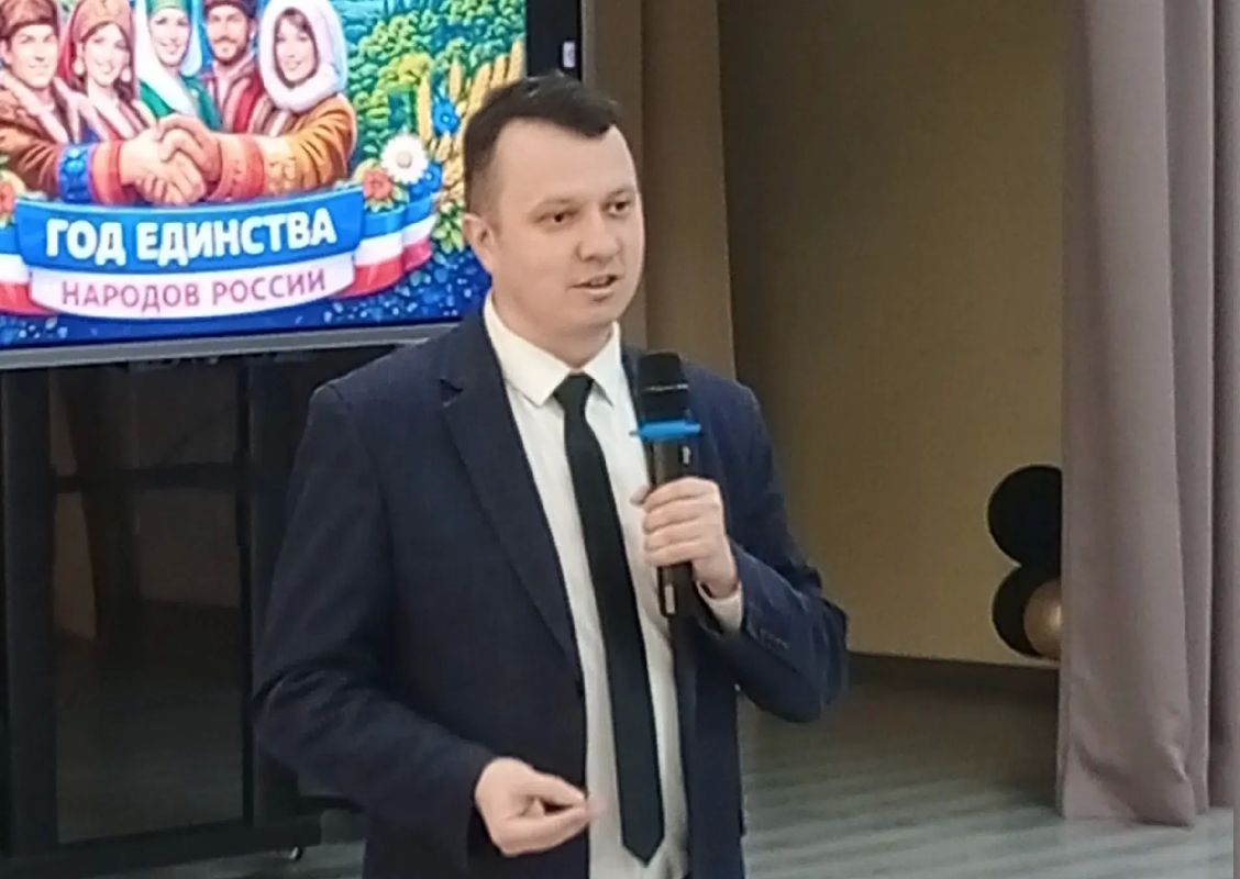 В Прикамье прошли праздничные линейки, посвященные Дню знаний! В Прикамье прошли праздничные линейки, посвященные Дню знаний!