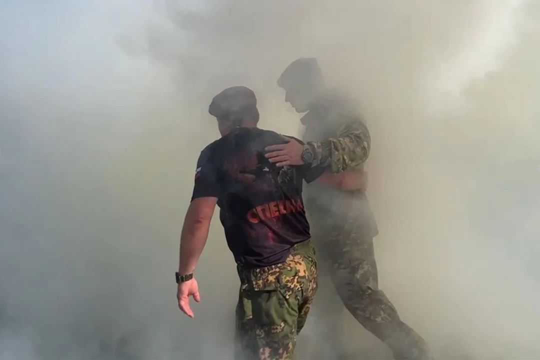 «Слаб не тот, кто упал, слаб тот, кто не смог подняться»: в Перми выбрали лучших спецназовцев «Слаб не тот, кто упал, слаб тот, кто не смог подняться»: в Перми выбрали лучших спецназовцев