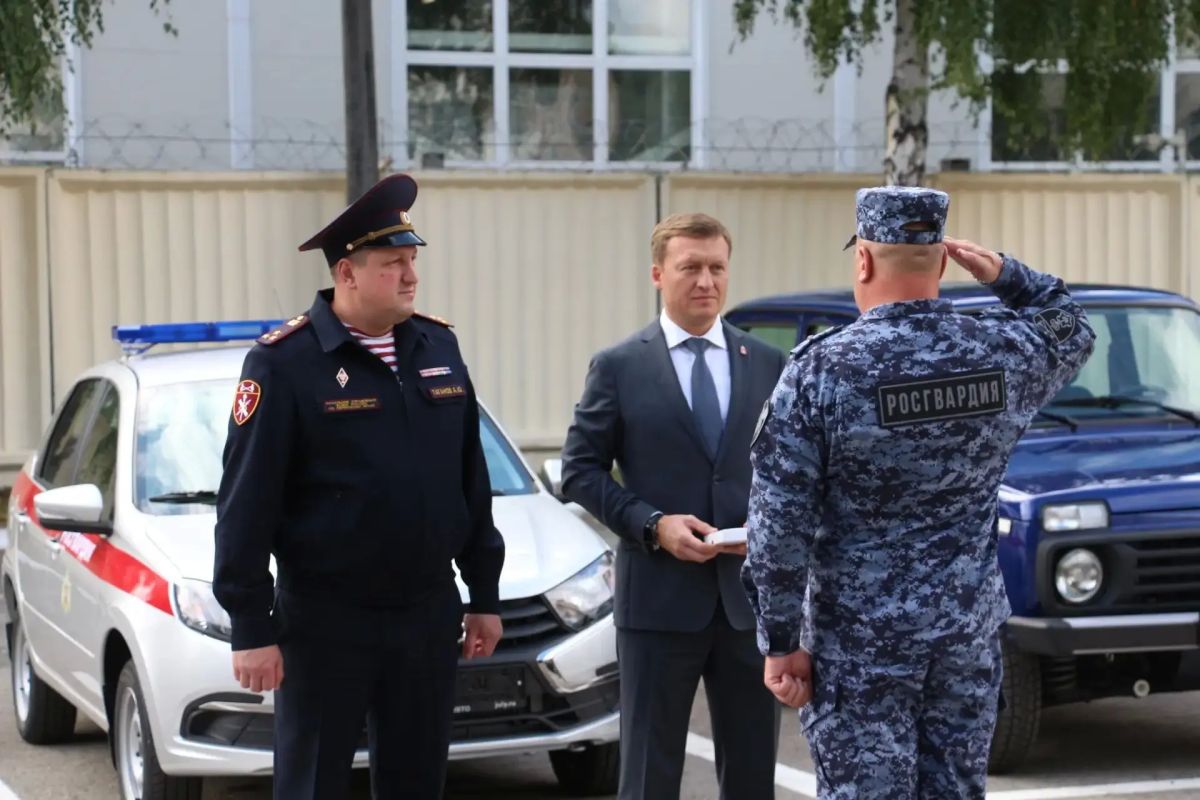 В Перми состоялась торжественная церемония открытия мурала, посвященного отряду мобильного особого назначения «Парма» Управления Росгвардии по Пермскому краю В Перми состоялась торжественная церемония открытия мурала, посвященного отряду мобильного особого назначения «Парма» Управления Росгвардии по Пермскому краю