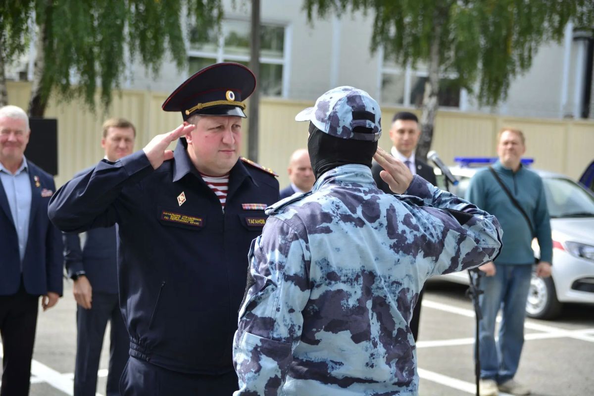 В Перми состоялась торжественная церемония открытия мурала, посвященного отряду мобильного особого назначения «Парма» Управления Росгвардии по Пермскому краю В Перми состоялась торжественная церемония открытия мурала, посвященного отряду мобильного особого назначения «Парма» Управления Росгвардии по Пермскому краю