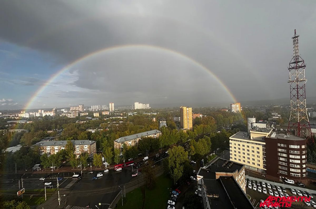 Только посмотрите на эту невероятно красивую радугу! Только посмотрите на эту невероятно красивую радугу!