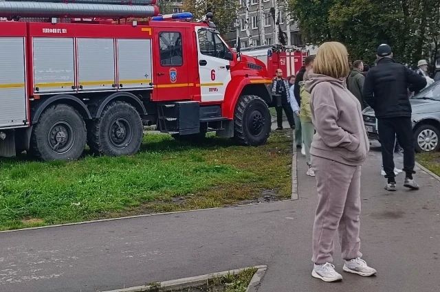 «Взяла собаку и паспорт». Жильцы дома рассказали, как пережили атаку БПЛА