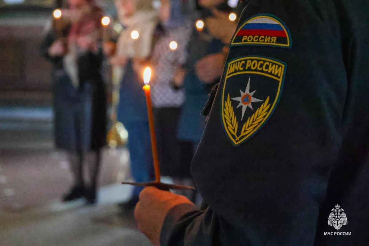 Вера и служба: сотрудники МЧС Прикамья почтили память иконы «Неопалимая Купина» Вера и служба: сотрудники МЧС Прикамья почтили память иконы «Неопалимая Купина»