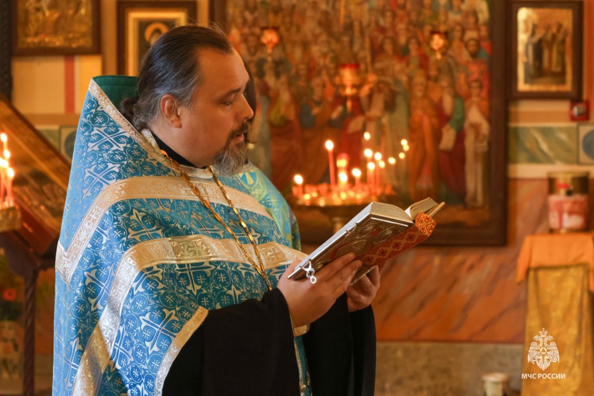 Вера и служба: сотрудники МЧС Прикамья почтили память иконы «Неопалимая Купина» Вера и служба: сотрудники МЧС Прикамья почтили память иконы «Неопалимая Купина»
