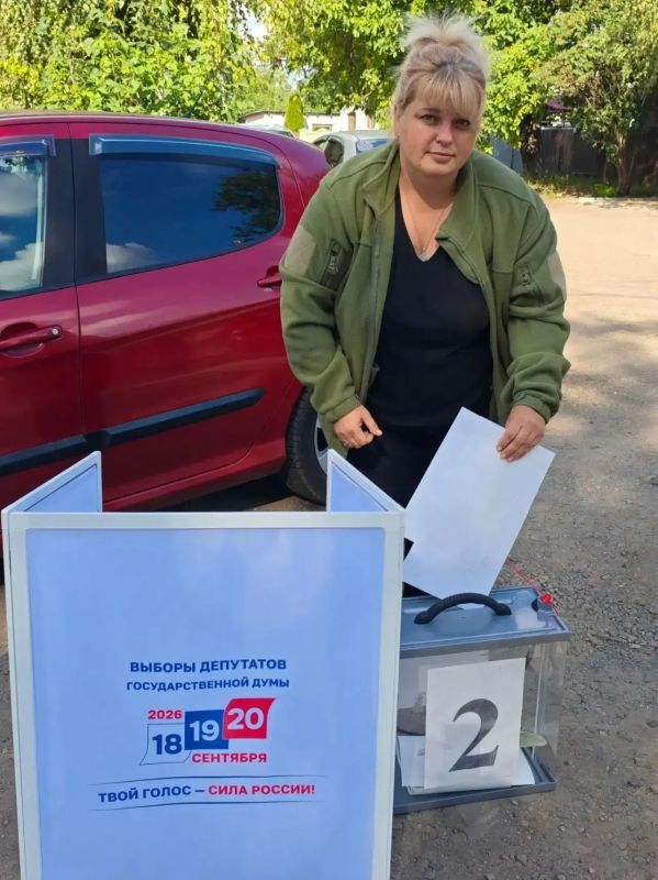 Росжелдор голосует!. Руководитель Федерального агентства железнодорожного транспорта Александр Сахаров проголосовал очно на одном из избирательных участков в Москве Росжелдор голосует!. Руководитель Федерального агентства железнодорожного транспорта Александр Сахаров проголосовал очно на одном из избирательных участков в Москве