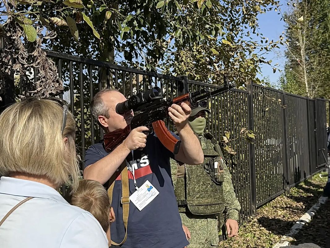 Сегодня в Перми прошёл военно-спортивный фестиваль «Спорт! Здоровье! Дружба!» Сегодня в Перми прошёл военно-спортивный фестиваль «Спорт! Здоровье! Дружба!»