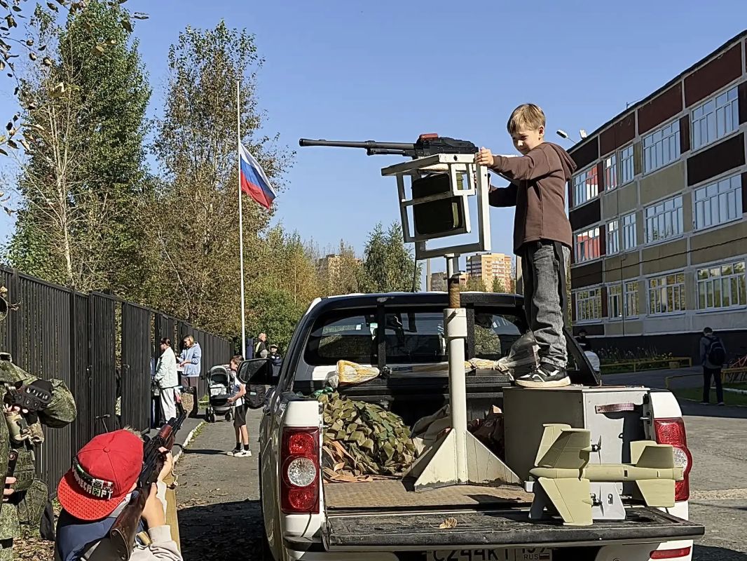 Сегодня в Перми прошёл военно-спортивный фестиваль «Спорт! Здоровье! Дружба!» Сегодня в Перми прошёл военно-спортивный фестиваль «Спорт! Здоровье! Дружба!»