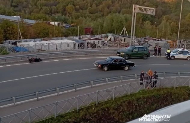 В жёстком ДТП на Садовом в Перми пострадал мотоциклист