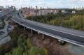 Рабочие полностью заасфальтировали новый мост через Егошиху в Перми