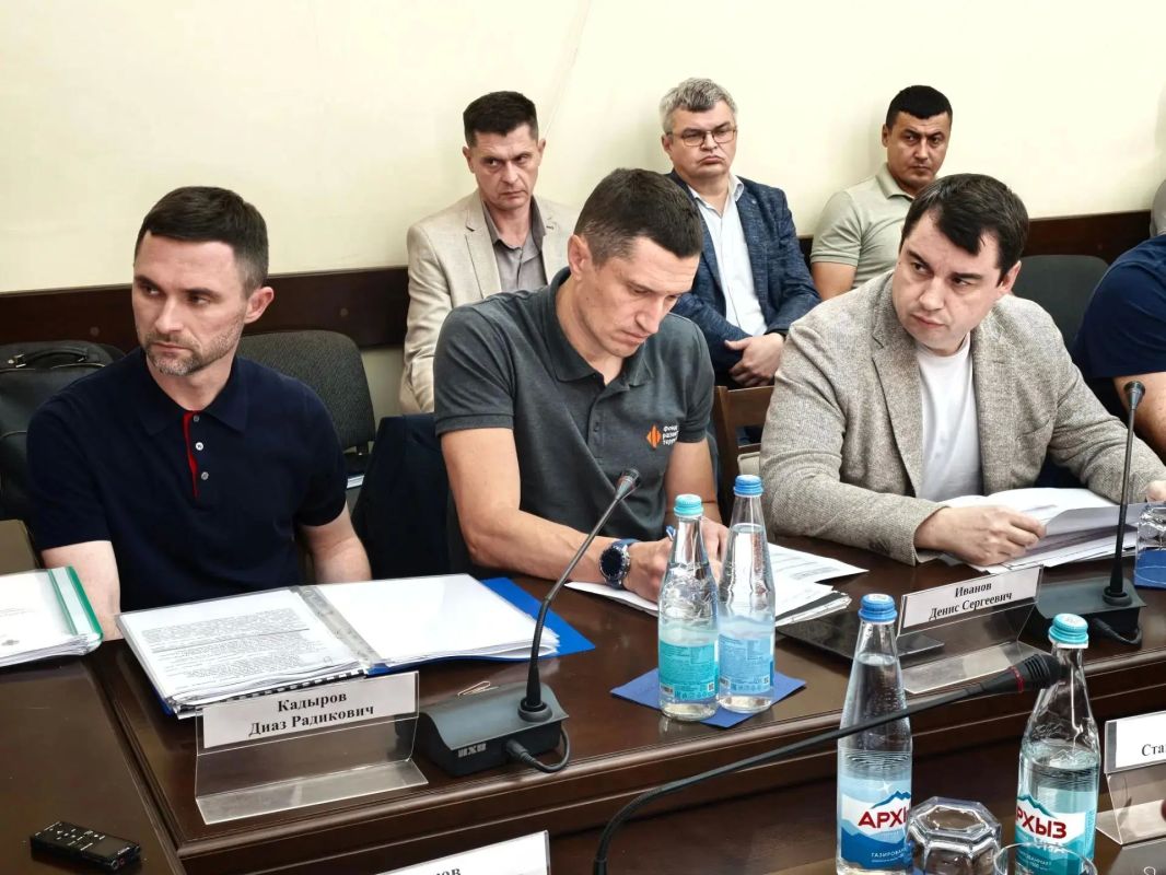 В Луганске состоялось совещание, посвященное подготовке республики к осенне-зимнему периоду В Луганске состоялось совещание, посвященное подготовке республики к осенне-зимнему периоду