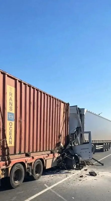 Два грузовика зажали «Газель» на Краснокамской объездной дороге