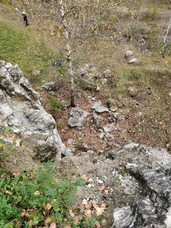 Мальчик сорвался со скалы в Кунгуре Мальчик сорвался со скалы в Кунгуре