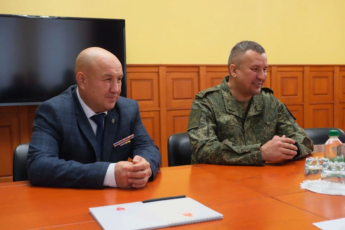 Фронт и тыл — одна команда: бойцам батальона «Ветлан» отгружено 60 кубометров пиломатериала Фронт и тыл — одна команда: бойцам батальона «Ветлан» отгружено 60 кубометров пиломатериала
